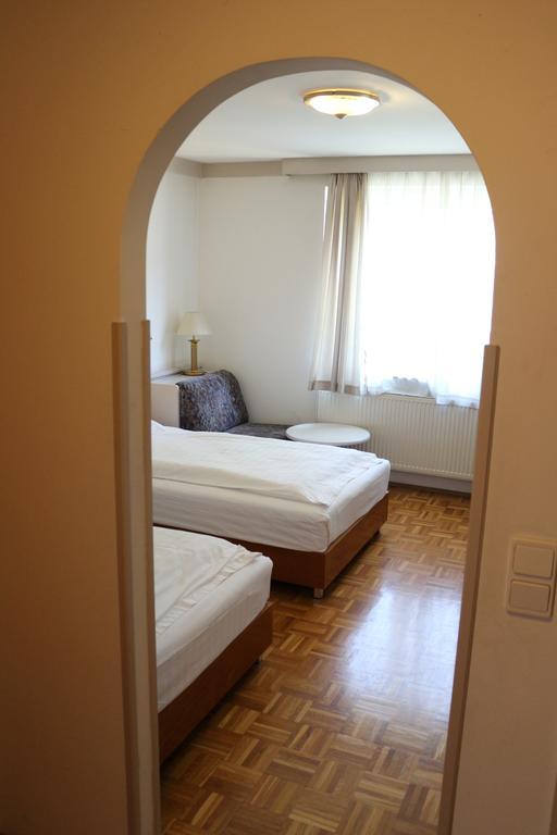 Hotel Wasserpalast - Breakfast For Free!!! Graz Room photo